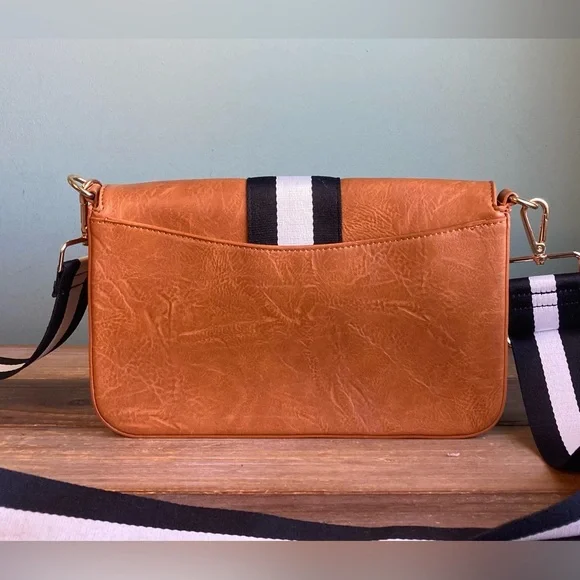 Social Threads x The Motherchic Vegan Leather Crossbody Bag - Picture 7 of 8